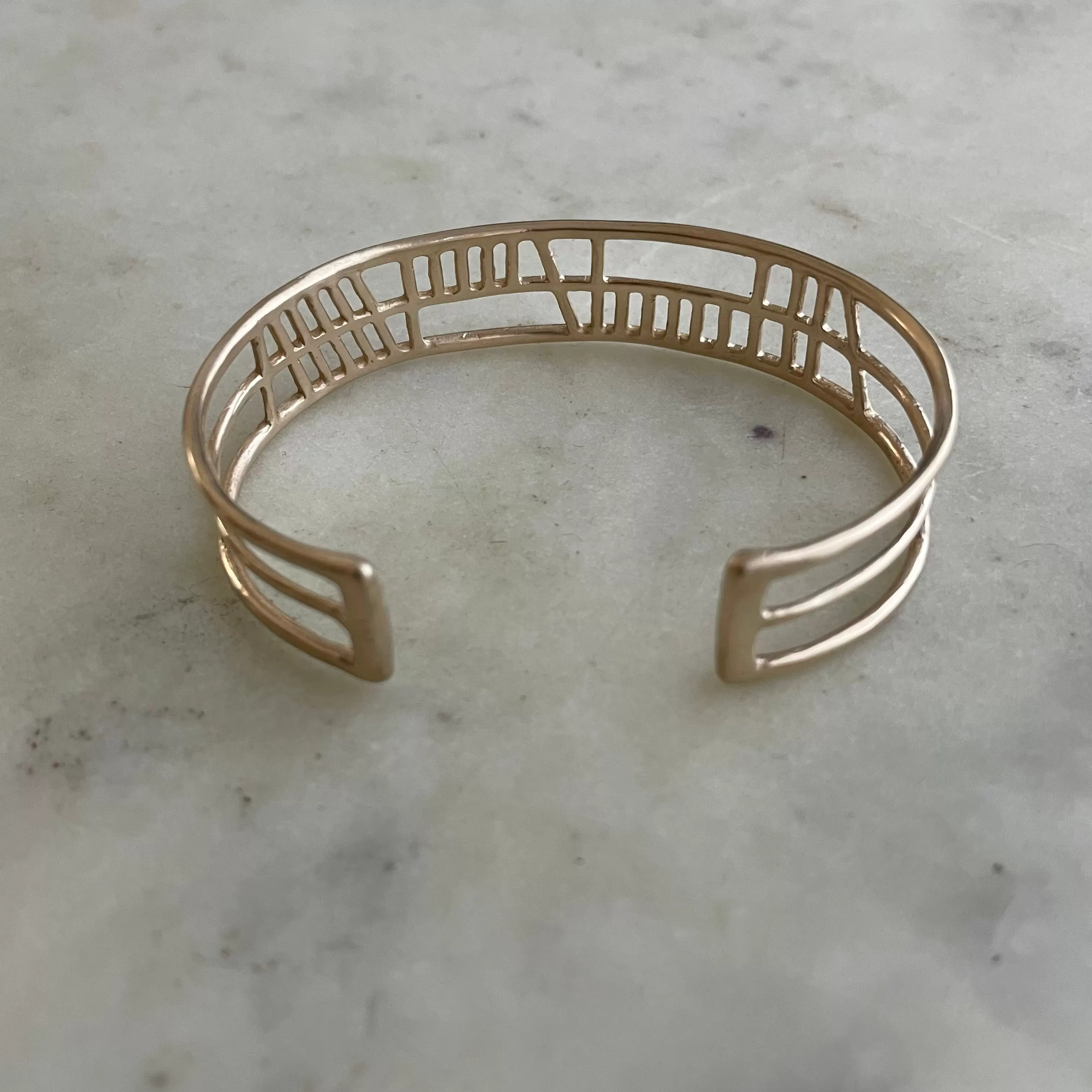 14K GOLD SOUL FRIEND CUFF