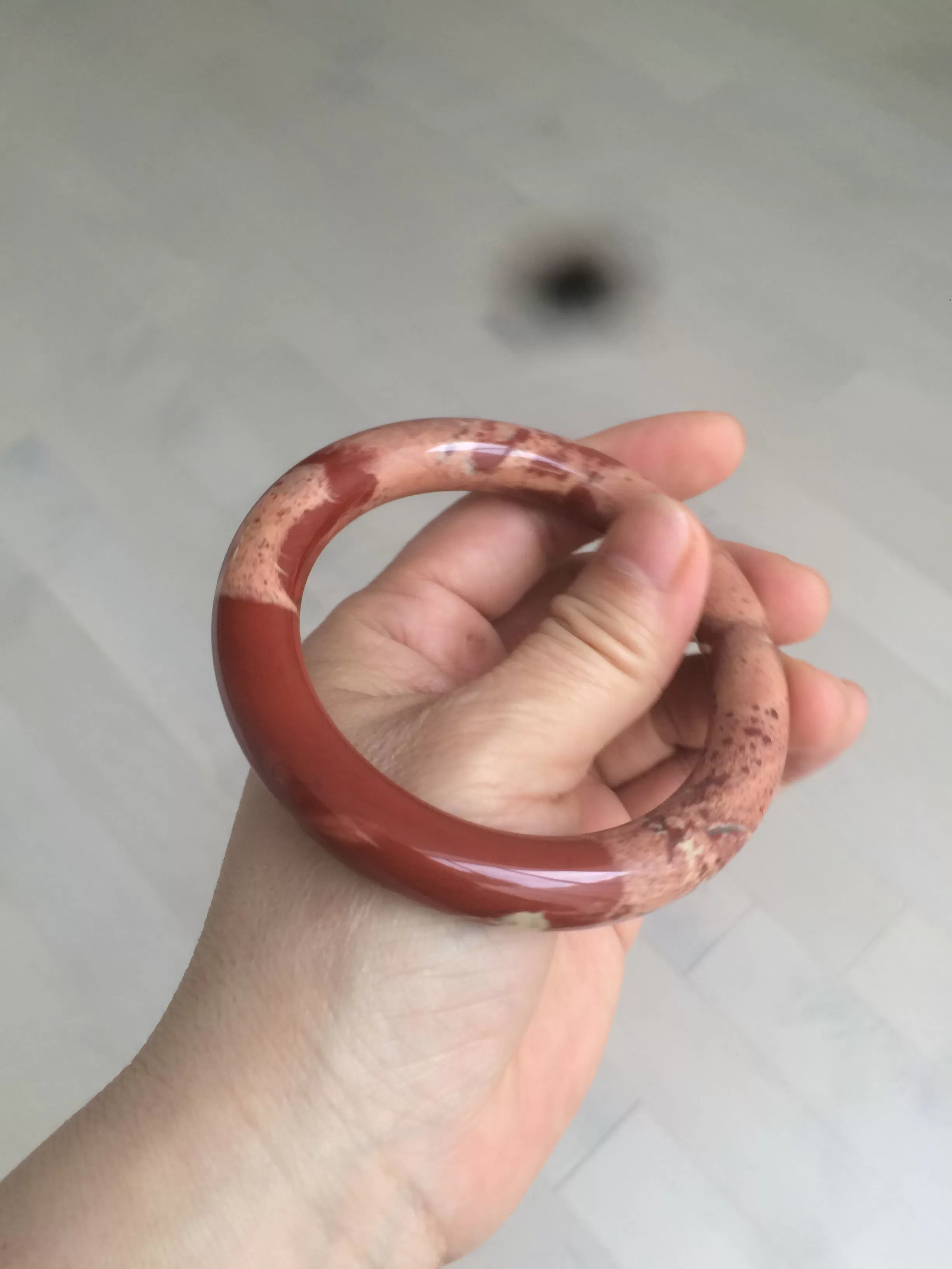 57.3mm 100% natural red/pink round cut red jasper stone bangle XY76