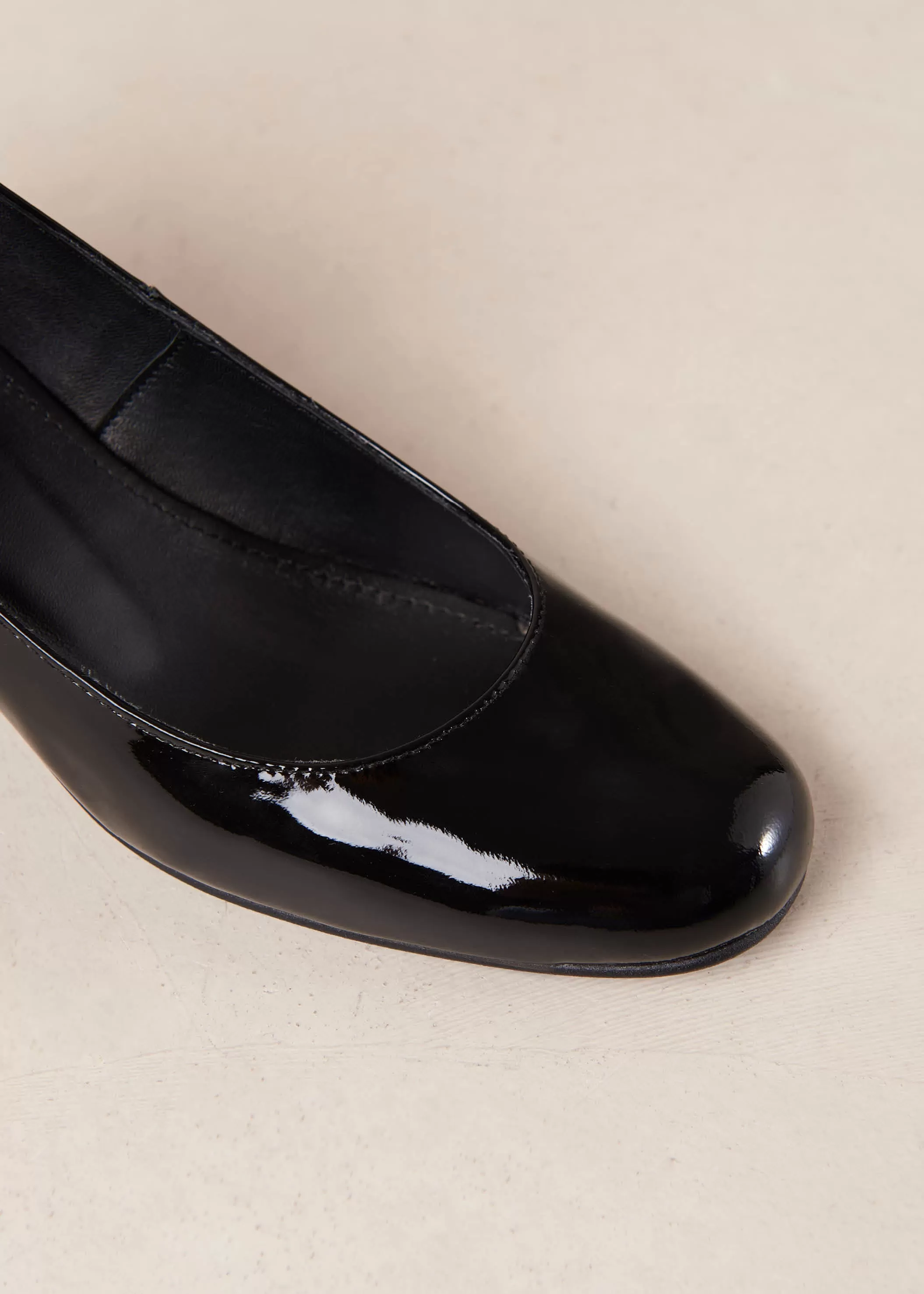 Antoine Onix Black Leather Pumps