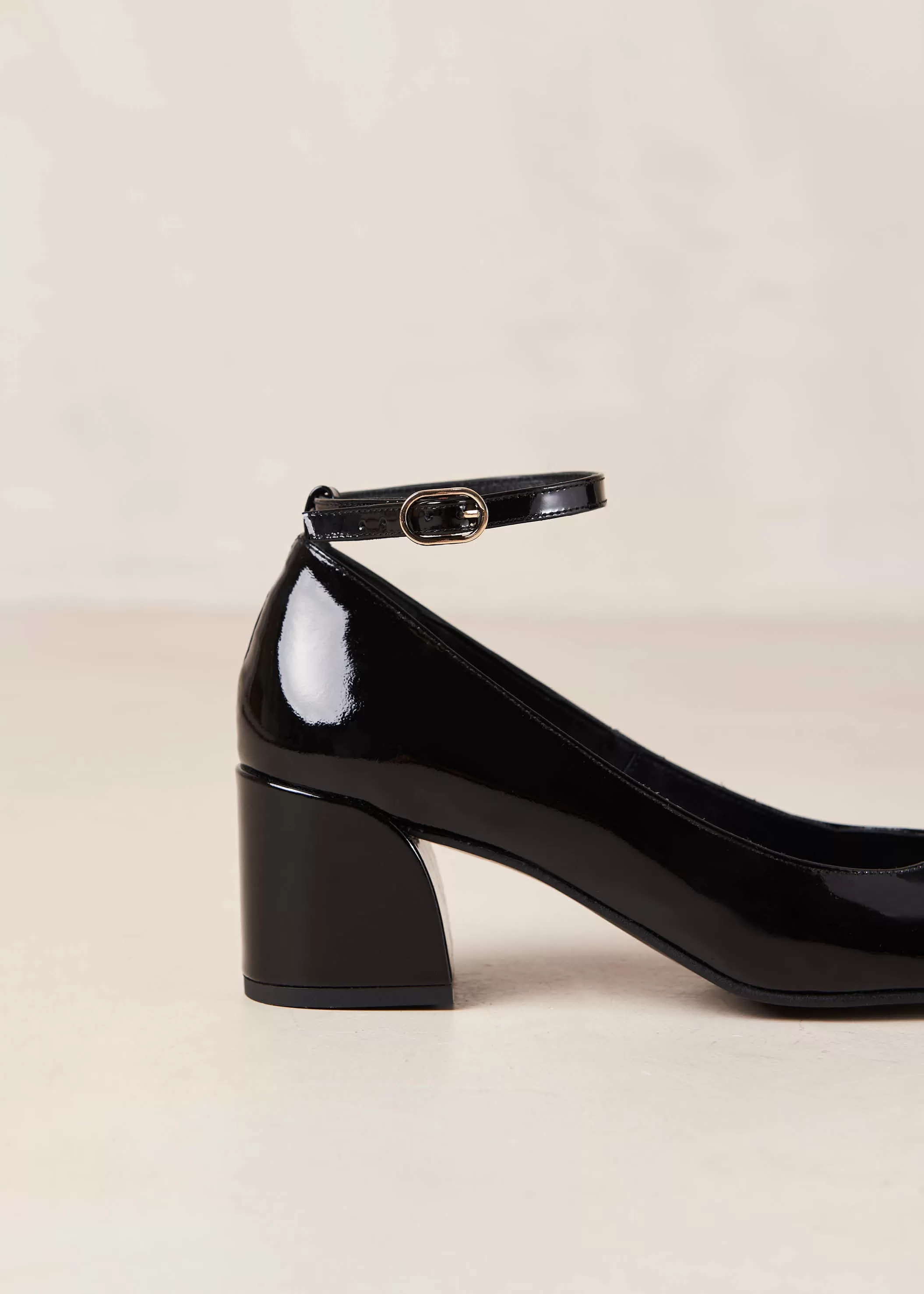 Antoine Onix Black Leather Pumps