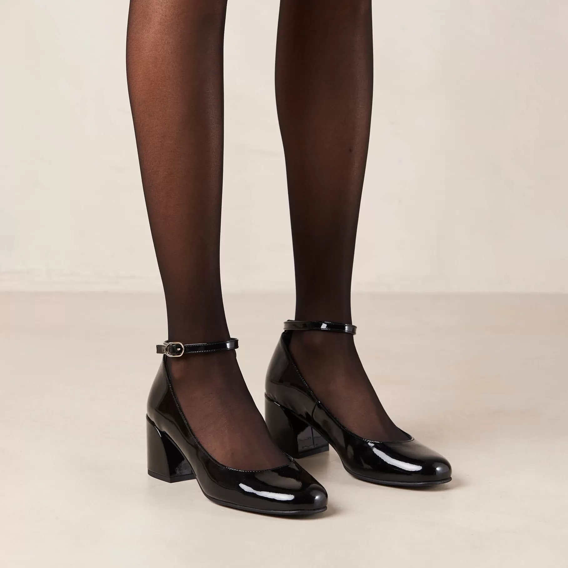 Antoine Onix Black Leather Pumps