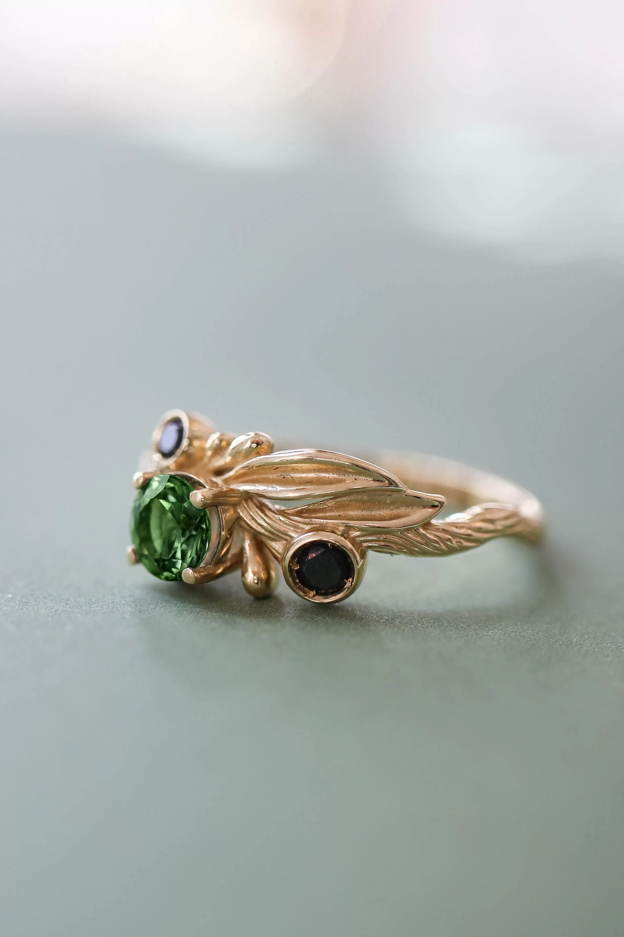 Bridal ring set with green tourmaline and black diamonds / Olivia