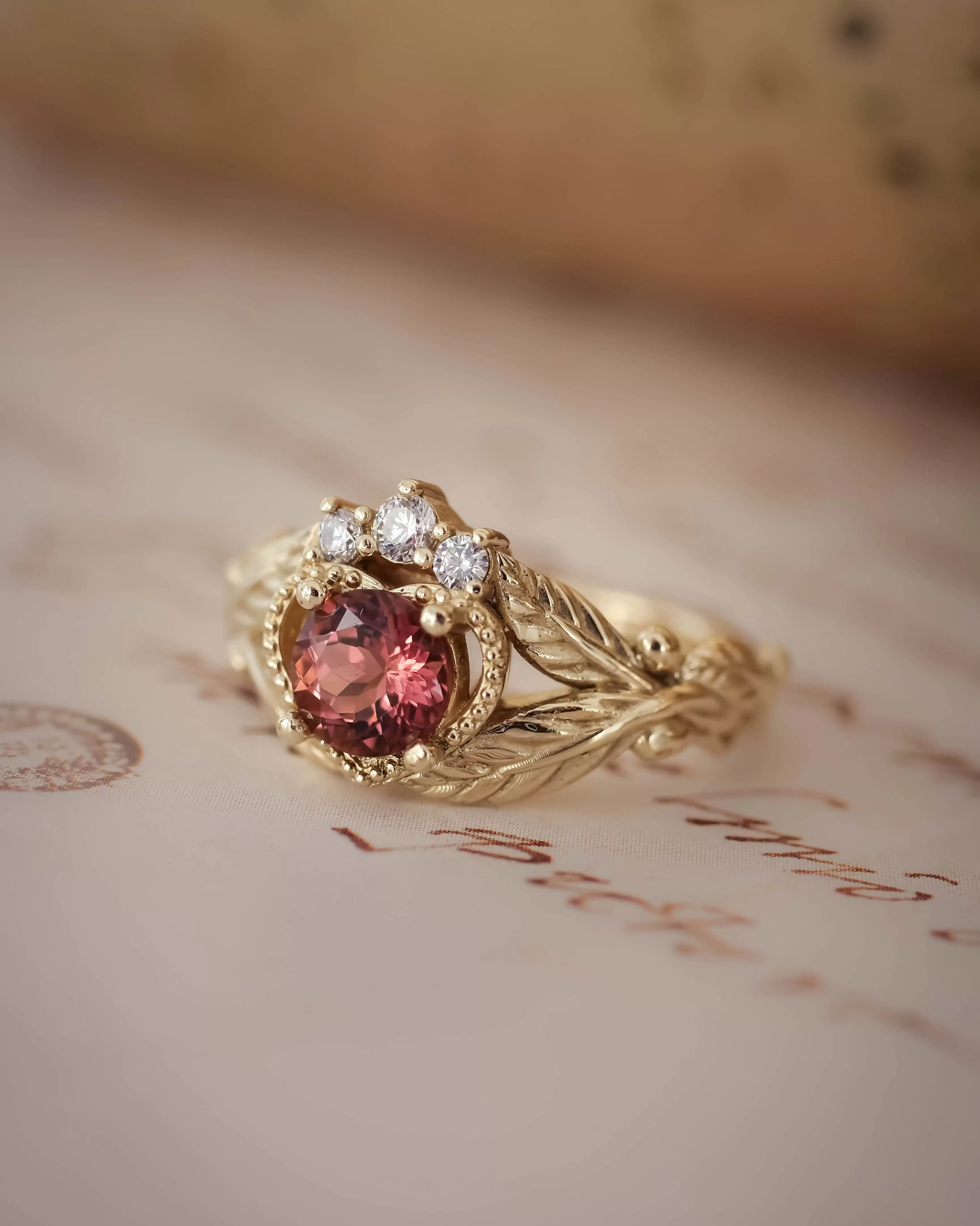 Claddagh | custom ring setting, 6 mm central gemstone