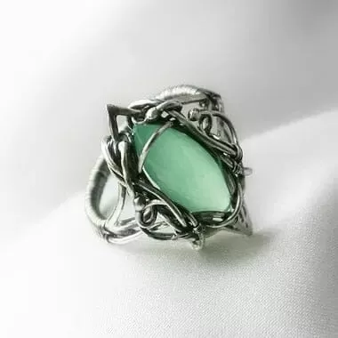 Fashion Elegant Unique Natural Emerald Ring - 925 Sterling Silver