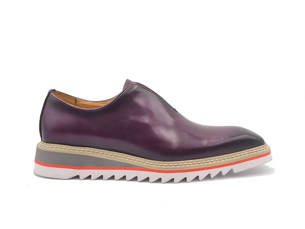 Laceless Loafer with Contrast color lightweight sole