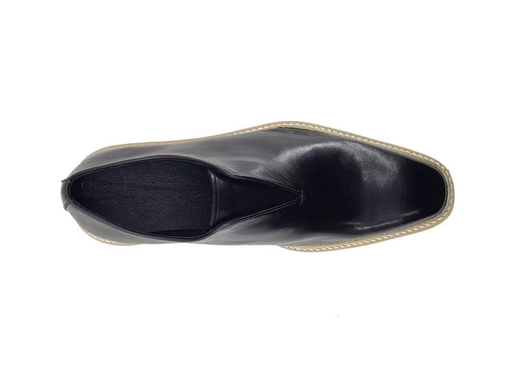 Laceless Loafer with Contrast color lightweight sole