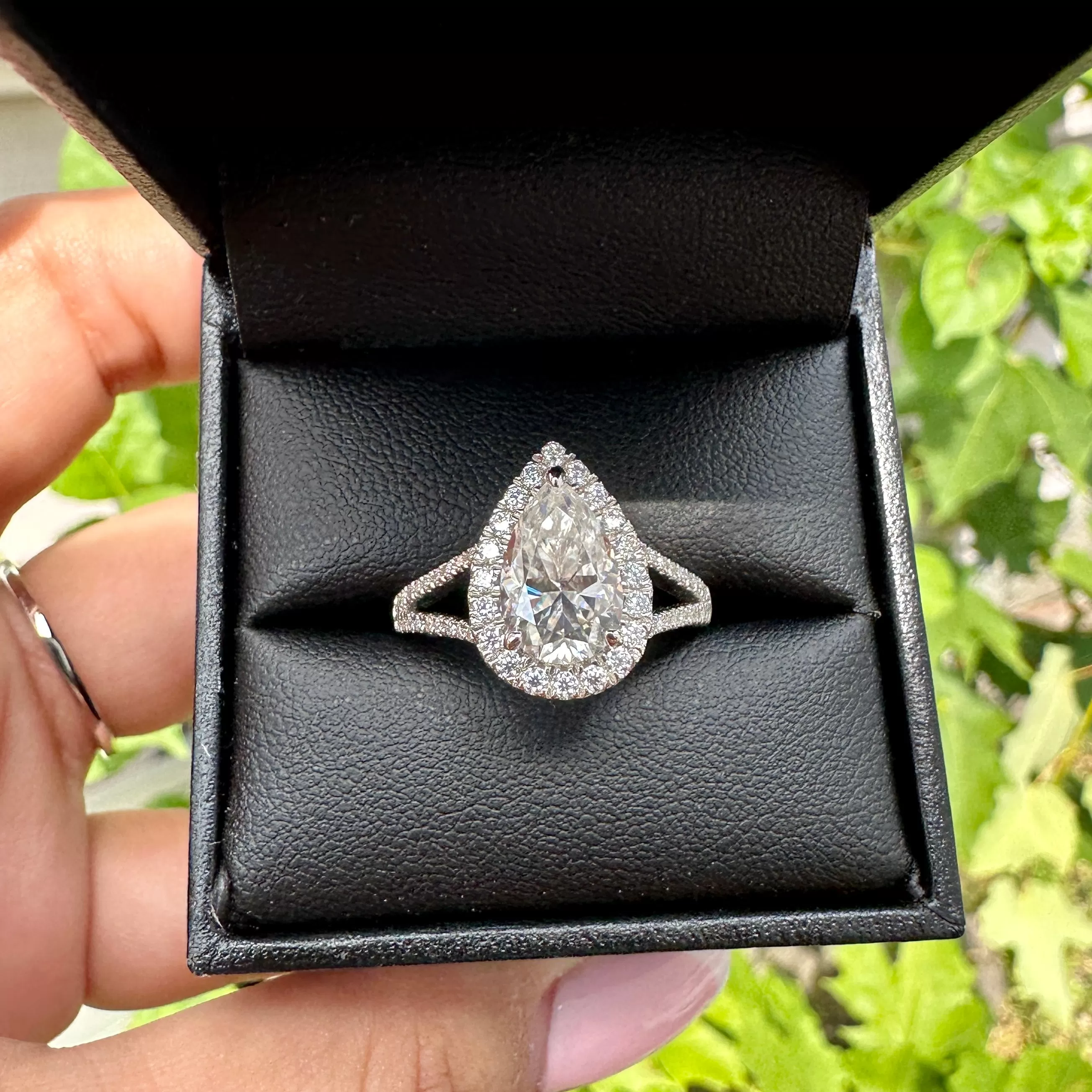 RAQUEL MOISSANITE RING