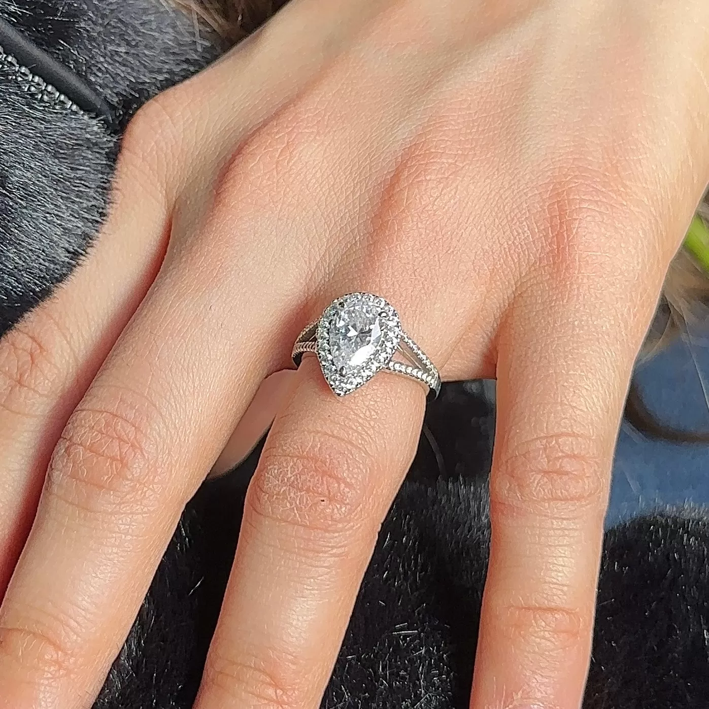 RAQUEL MOISSANITE RING