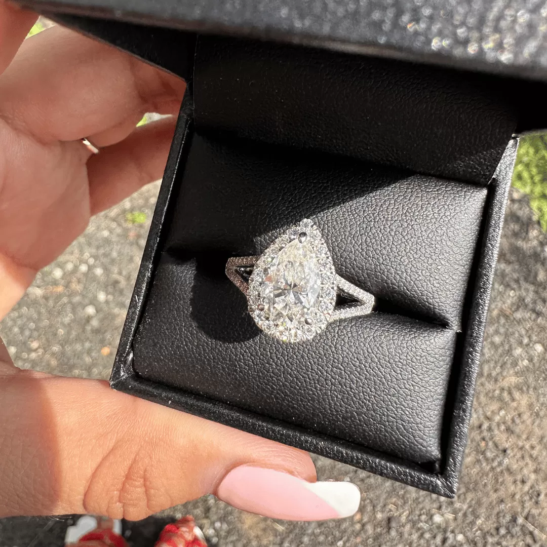 RAQUEL MOISSANITE RING