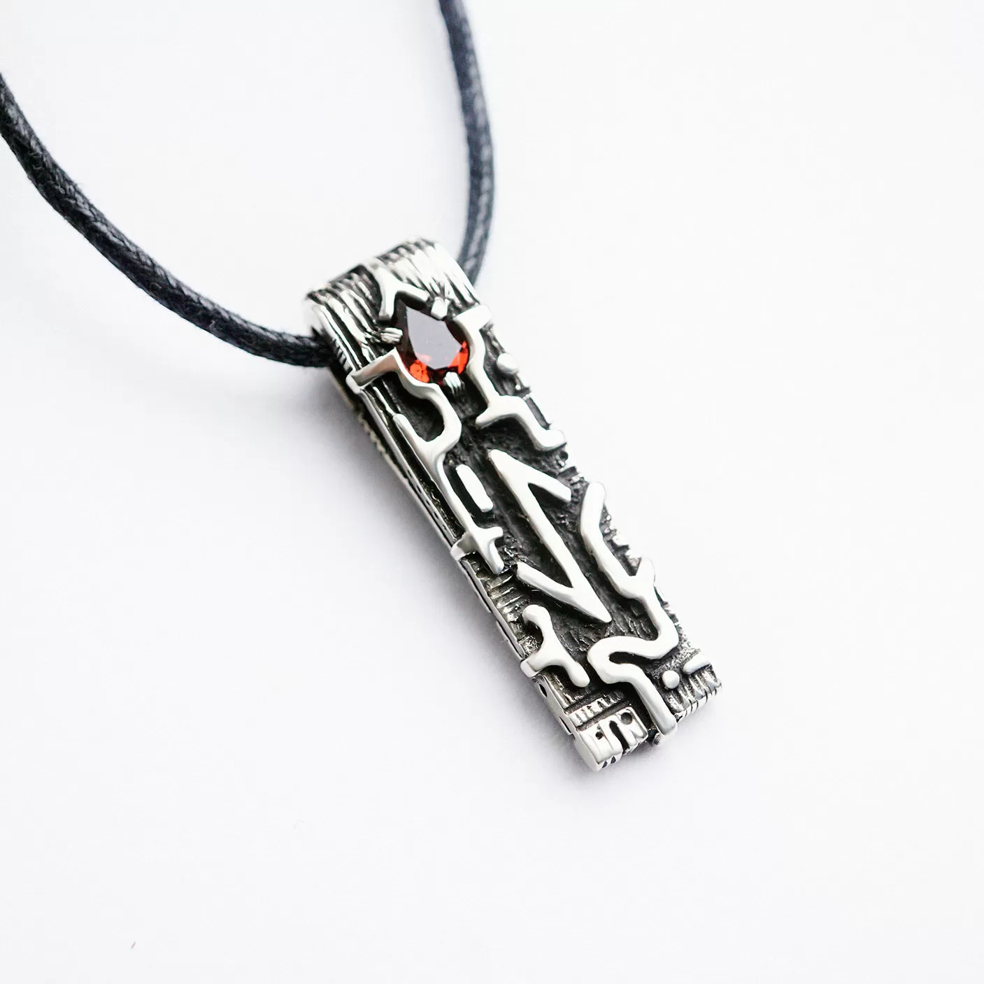 Rune pendant EIHWAZ