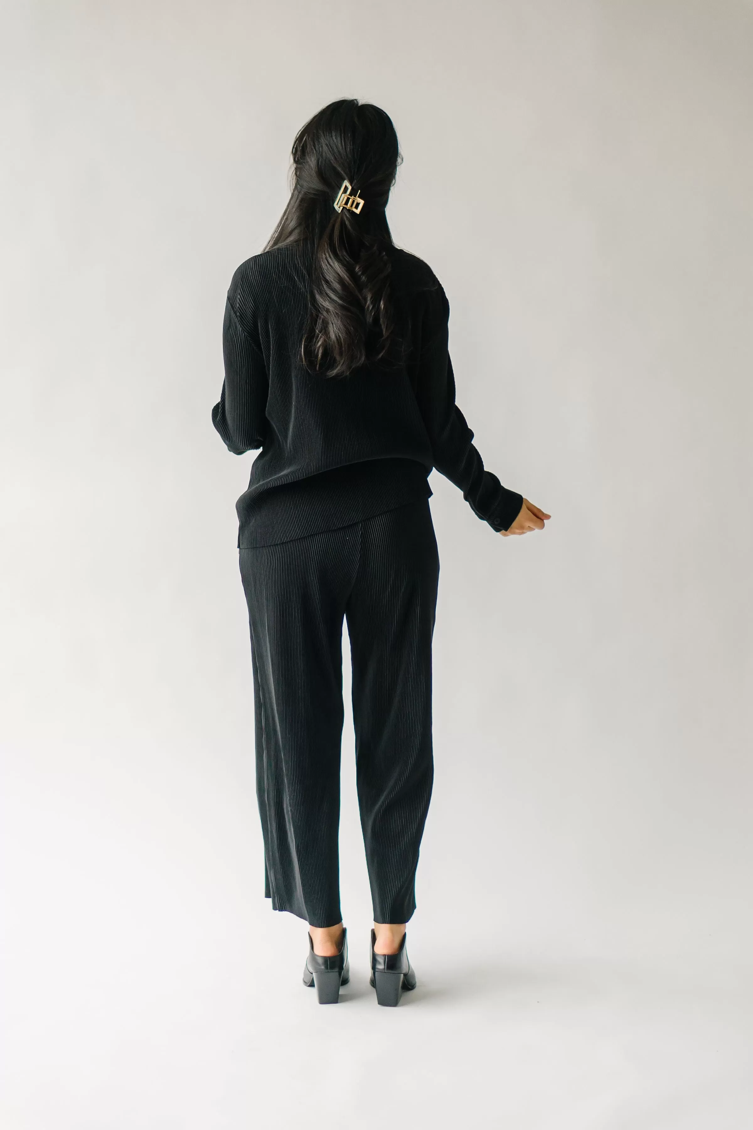 The Venus Crinkle Straight Leg Pants in Black